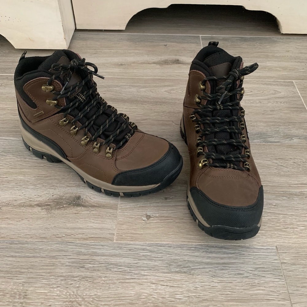 Eddie Bauer Men’s Boots size 9